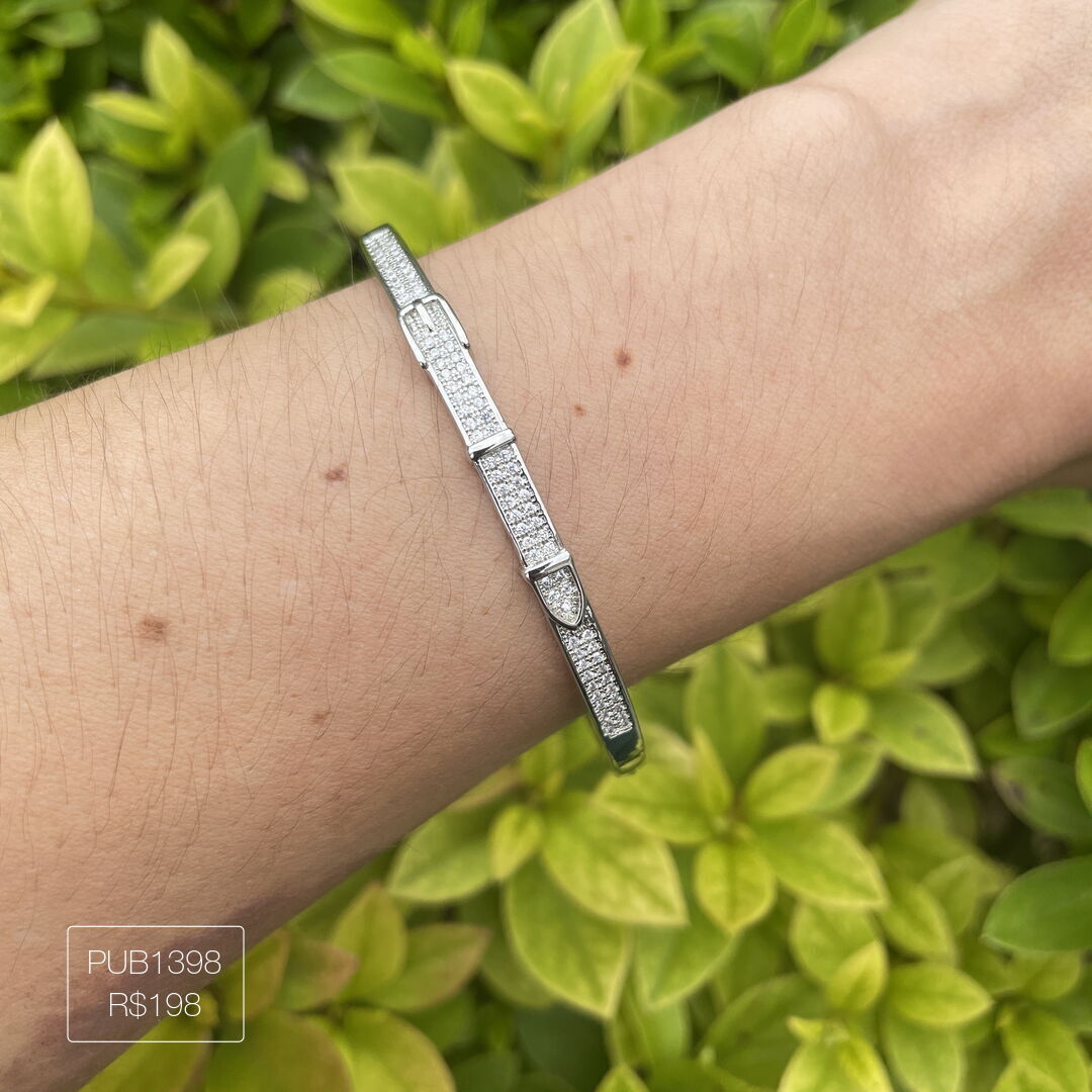 Bracelete c/ 2 Carreiras Formato de Cinto Cravejado Cristal Dourado